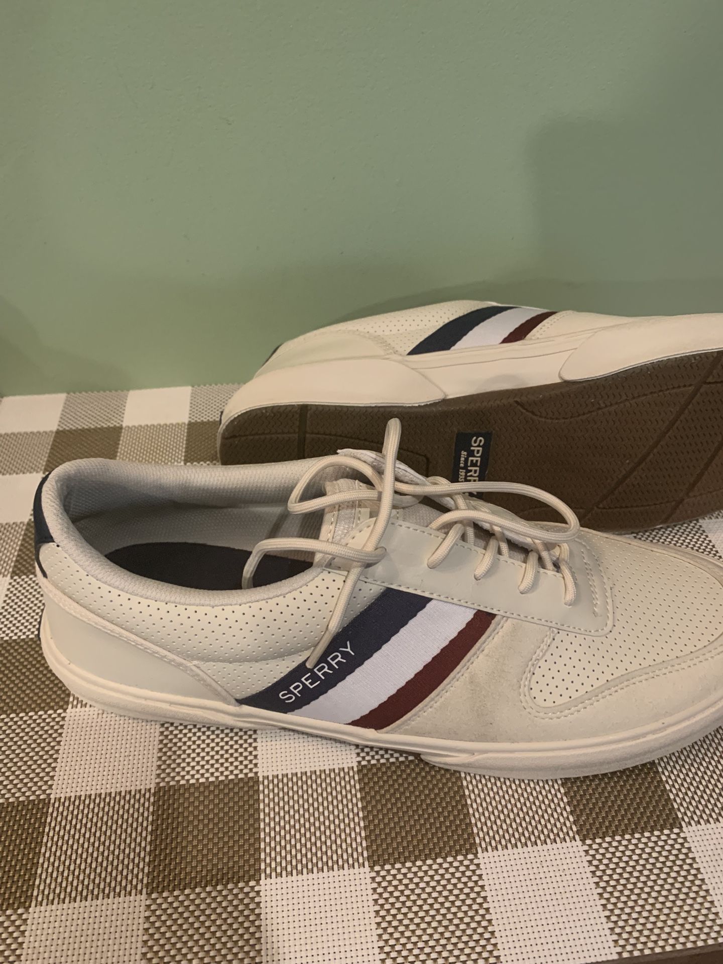 New Men’s Sperry Boat Deck Shoes Size 12, Great Walking Shoes, Never Worn, Light Cream Color, Memory Foam Cushioned Insole