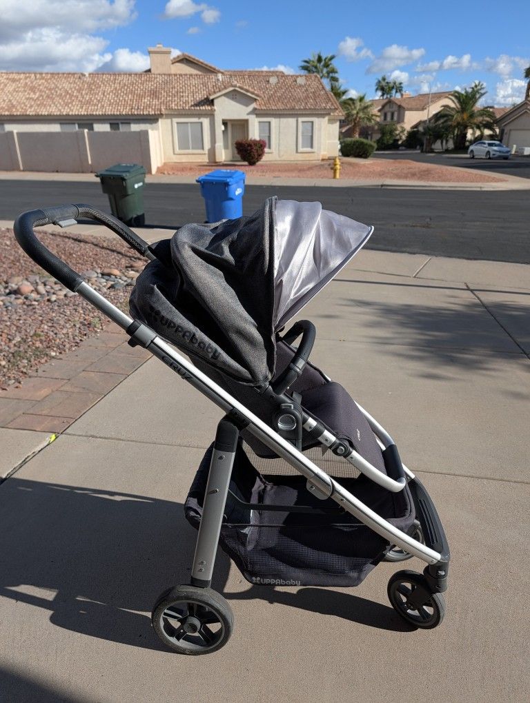 Uppababy Cruz Stroller- Excellent Condition 