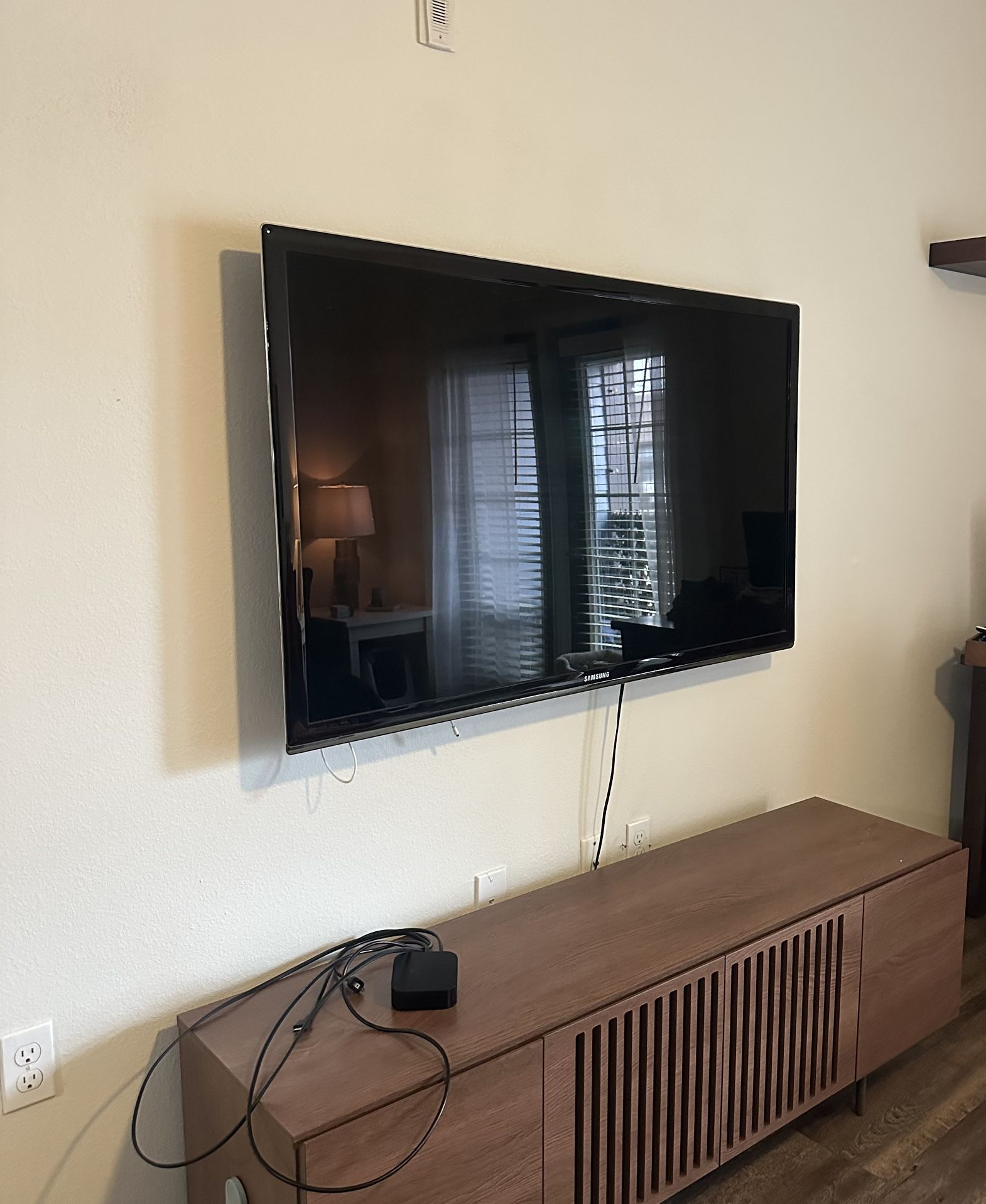 58 Inch Samsung TV