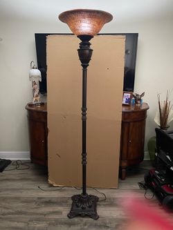 Floor Lamp 72”H in Good Condition $30 Firm on Price