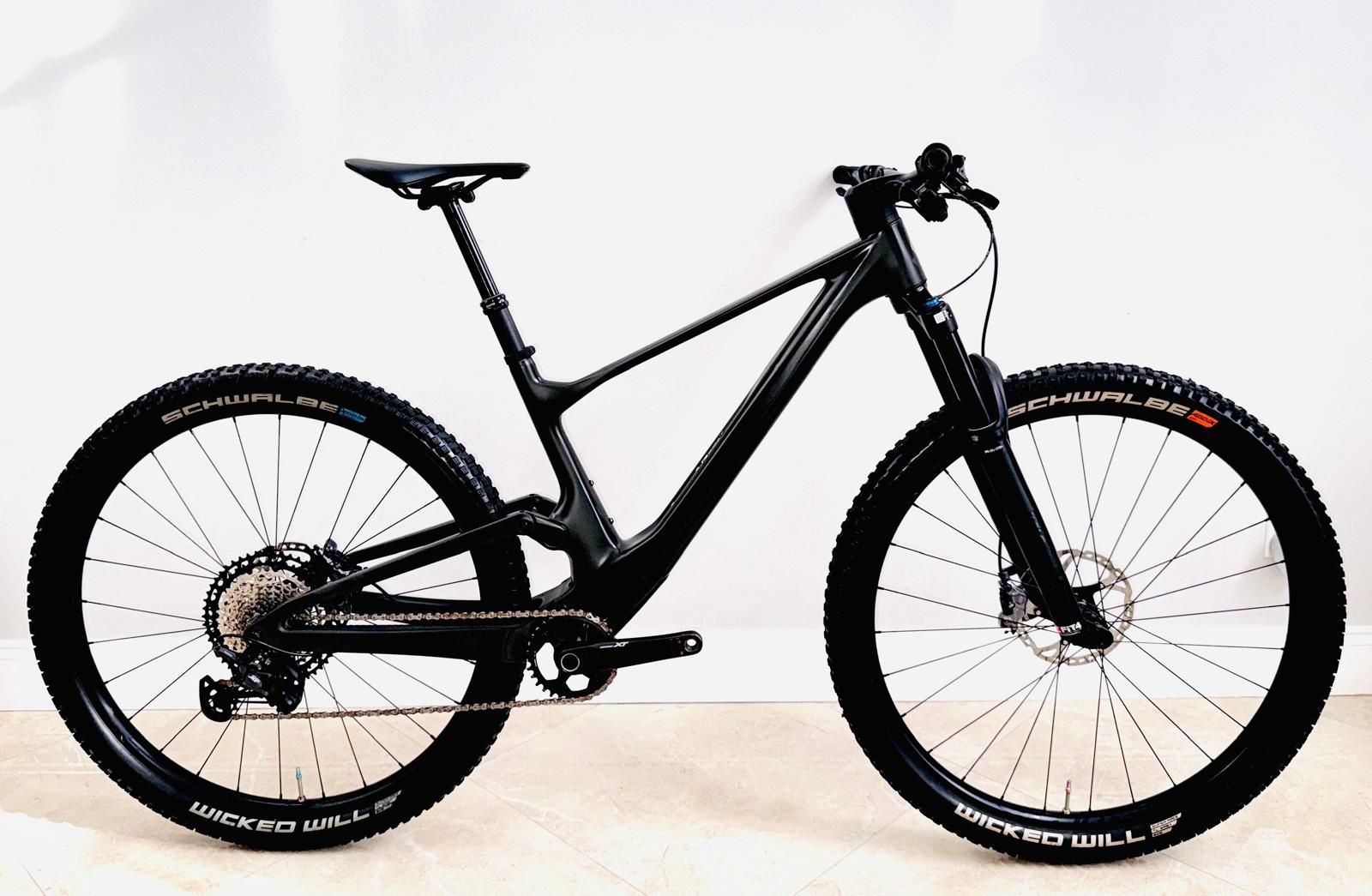 Medium 29er 2024 Scott Spark 910 Disc Brake Full Suspension Carbon Trail/Downcountry MTB Mountain bike FULL CARBON RETAILS $6,000