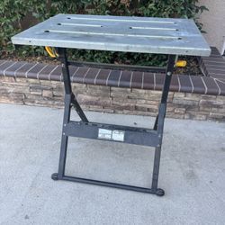 CHICAGO ELECTRIC Adjustable Steel Welding Table
