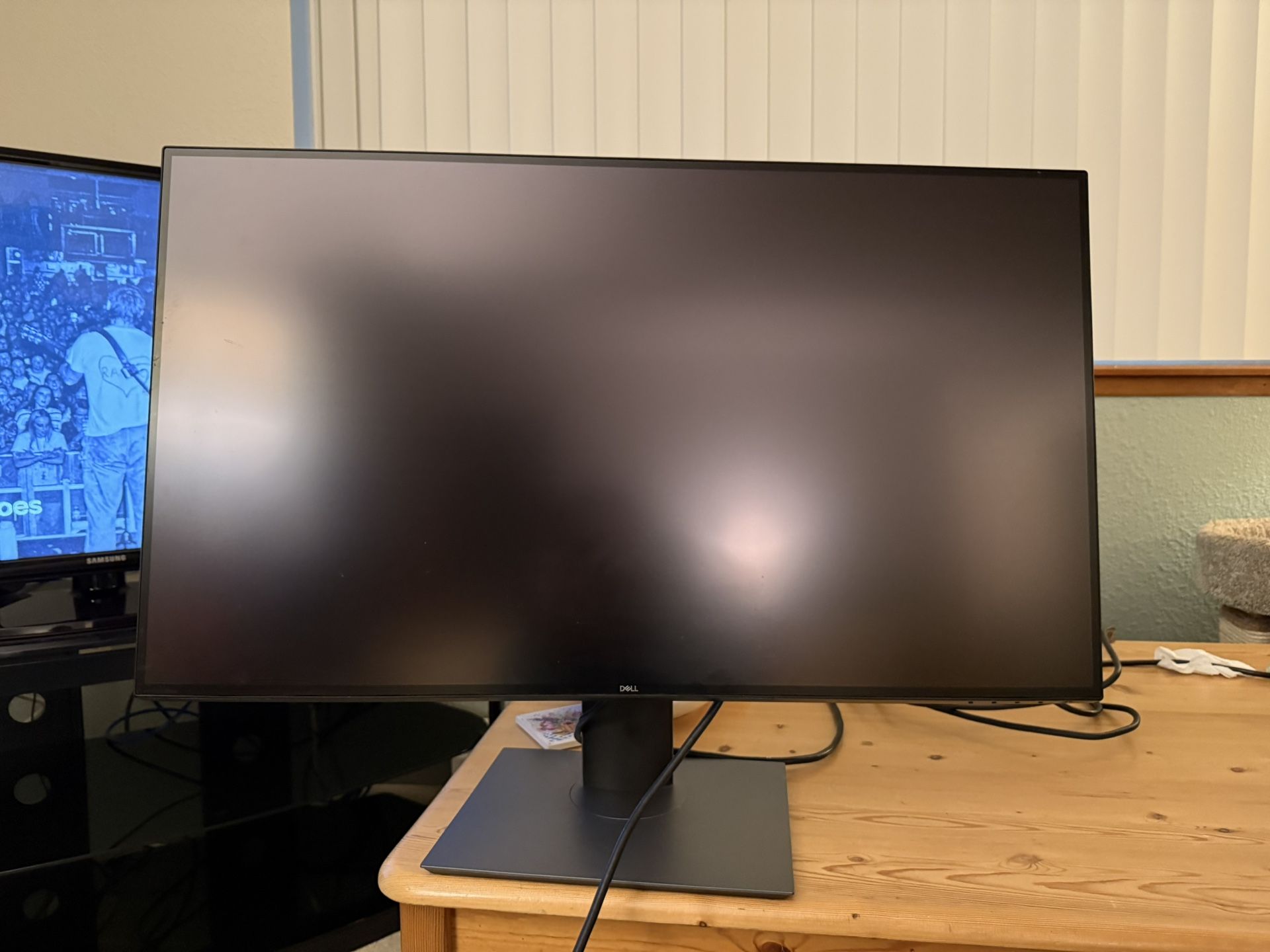Dell UltraSharp U3219Q 32" 4K UHD Monitor – Excellent Condition