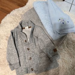 3 blankets And 1 Sweater Baby Boy Size 9/12
