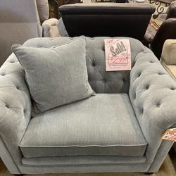 Tufted Back Accent  Chairs 