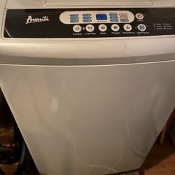 Washer Avanti Middle Size Good For Apartment 