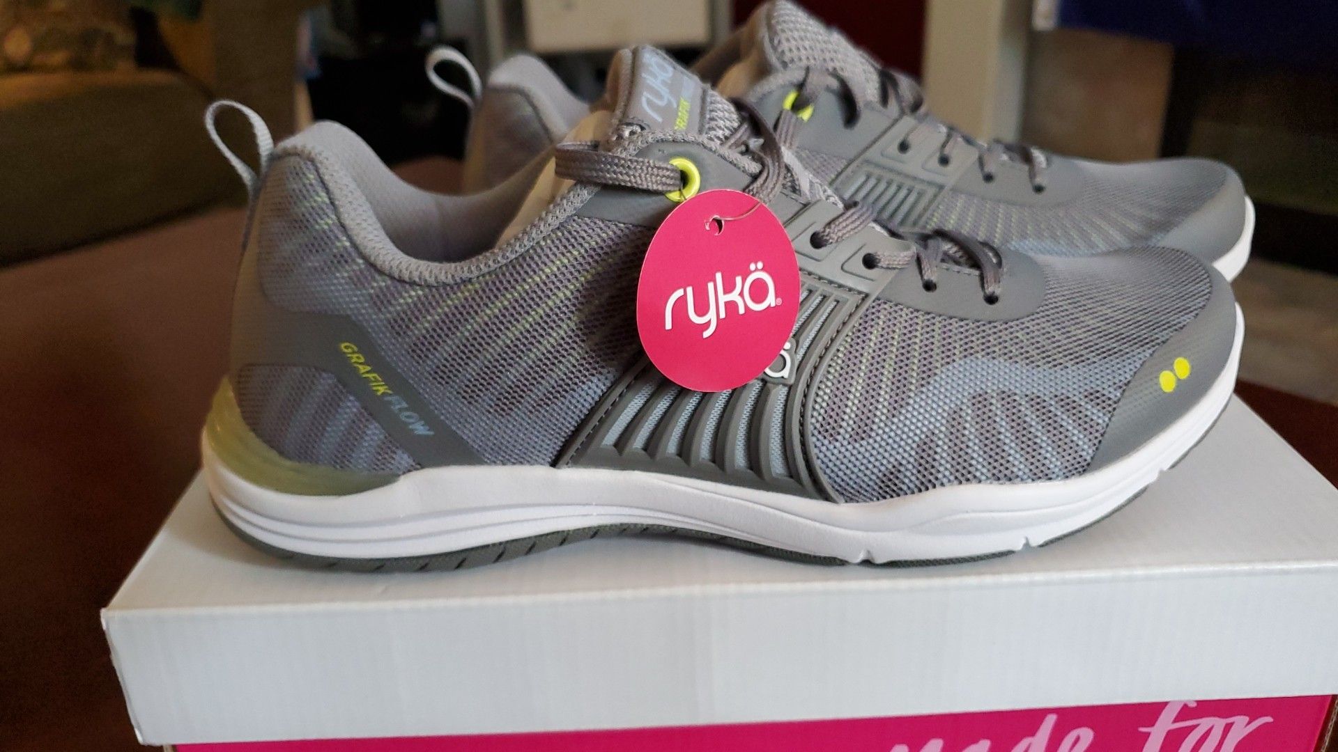 Brand New RYKA Womens Trainer w/Pivot Point Technology