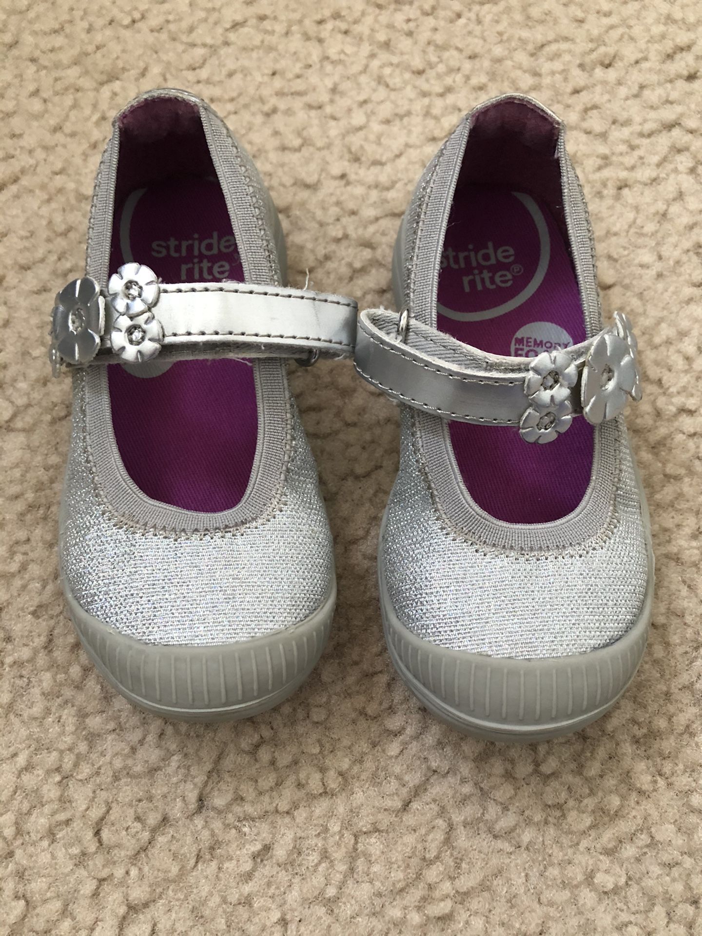 Toddler girl shoes, size 6.5US