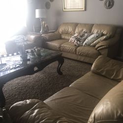We Rooms To Go Furniture   Leather 3 Piece Couch With End Tables  For 800 Or Best Offer  