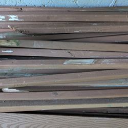 60 Pcs Wooden Deck Railing Spindles