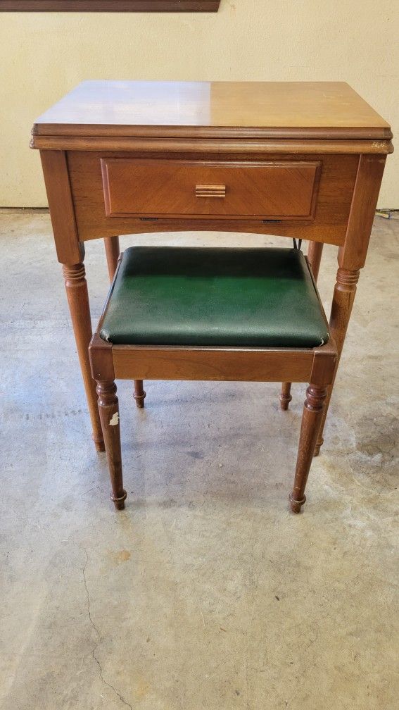 1937/1948 antique Singer sewing machine