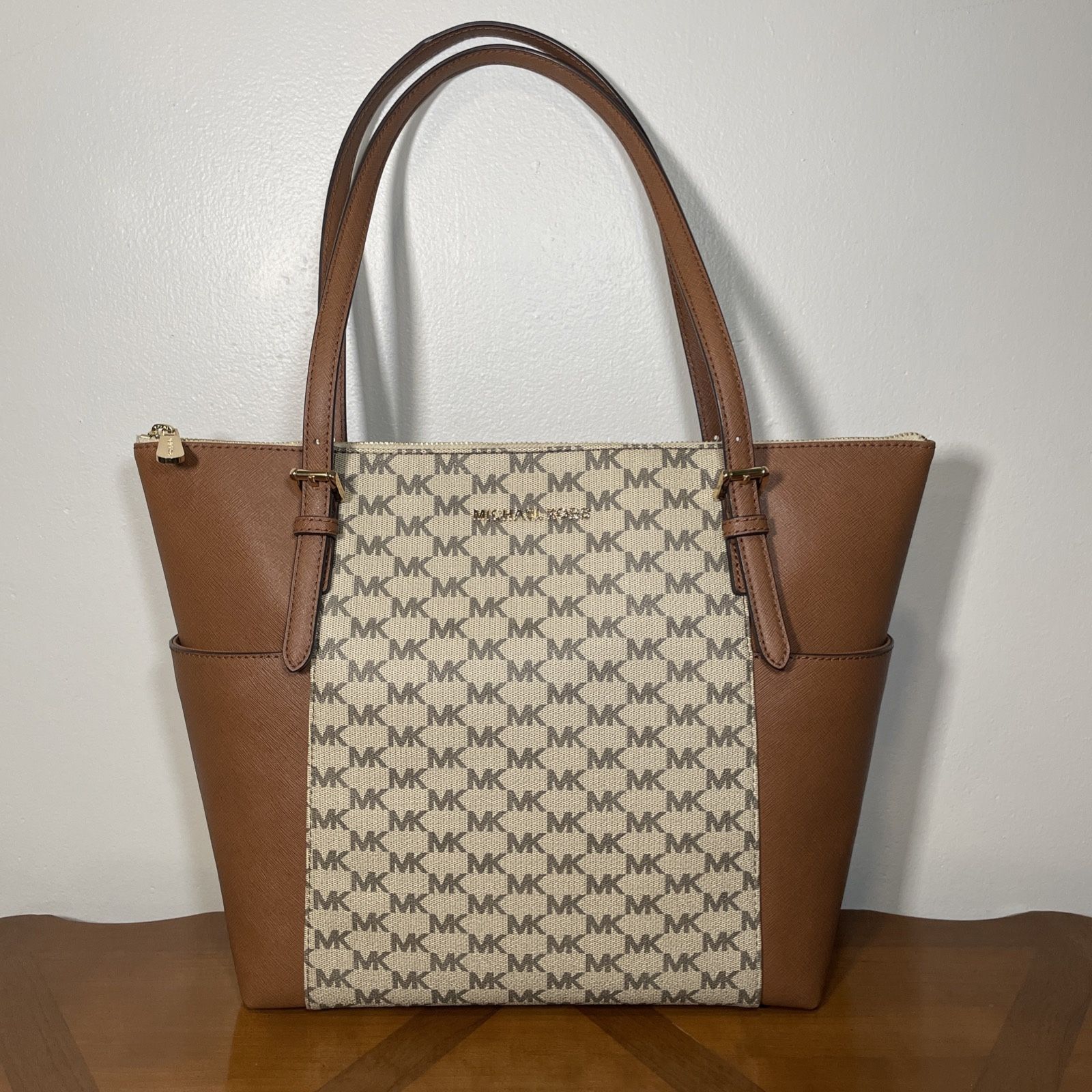 Michael Kors Charlotte Logo Zip Top Leather Tote Shoulder Bag - Vanilla/Acorn