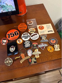 Vintage San Francisco giants pins buttons