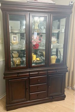 Formal Cherry Oak Dining Table and Hutch Drawr