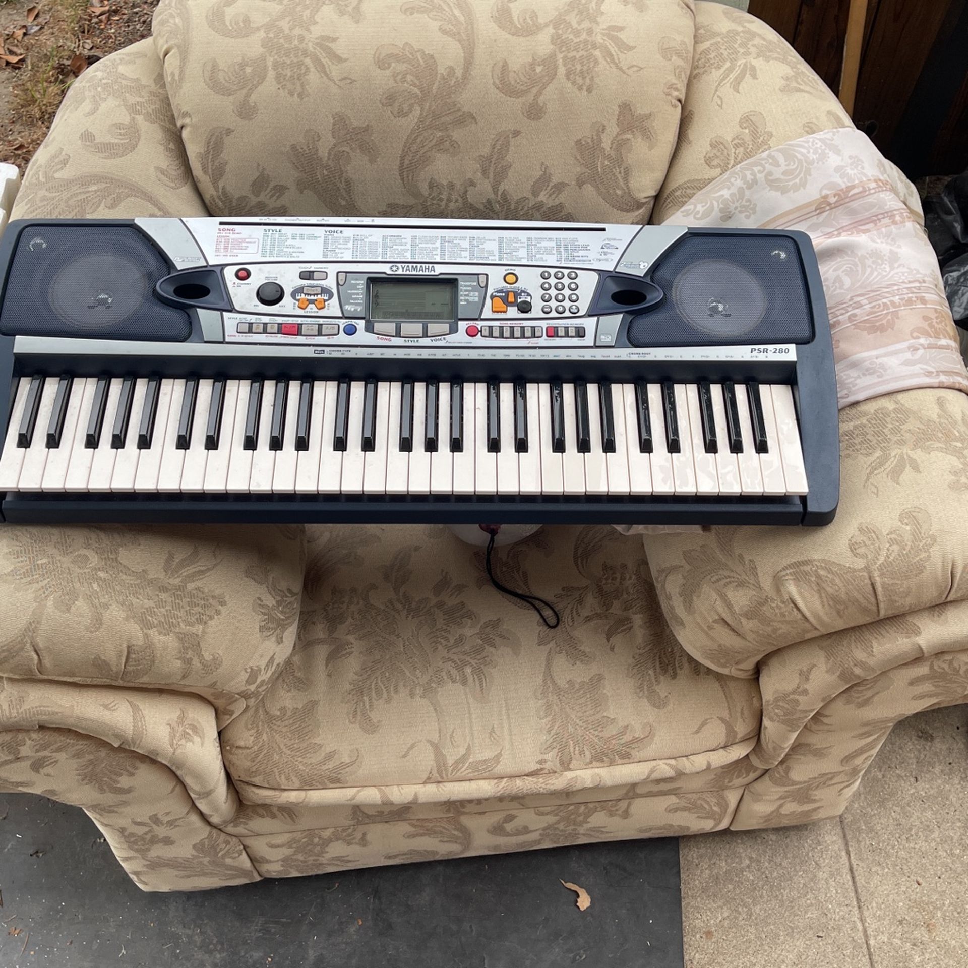 Yamaha PSR 280 keyboard