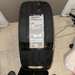 245/40R19 Yokohama Advan tire