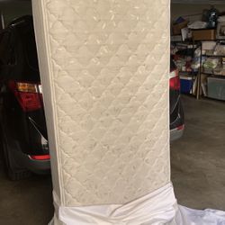 Twin mattress 