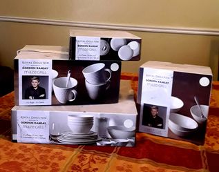 Gordon Ramsay Royal Doulton 16 PC sets