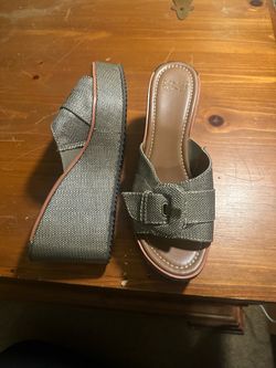Donald Pliner Wedge Slide Size: 8.5