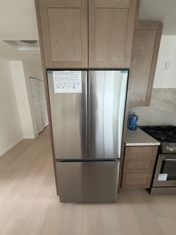 Samsung 33 in. 17.5 Cu. Ft. Fingerprint Resistant Stainless Steel Counter Depth French Door Refrigerator