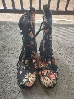 Women's Floral Areopostale Boots Size 9