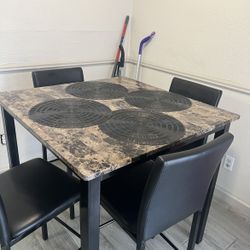 Dining Room Set + Placemats (PICKUP ONLY!!!) 