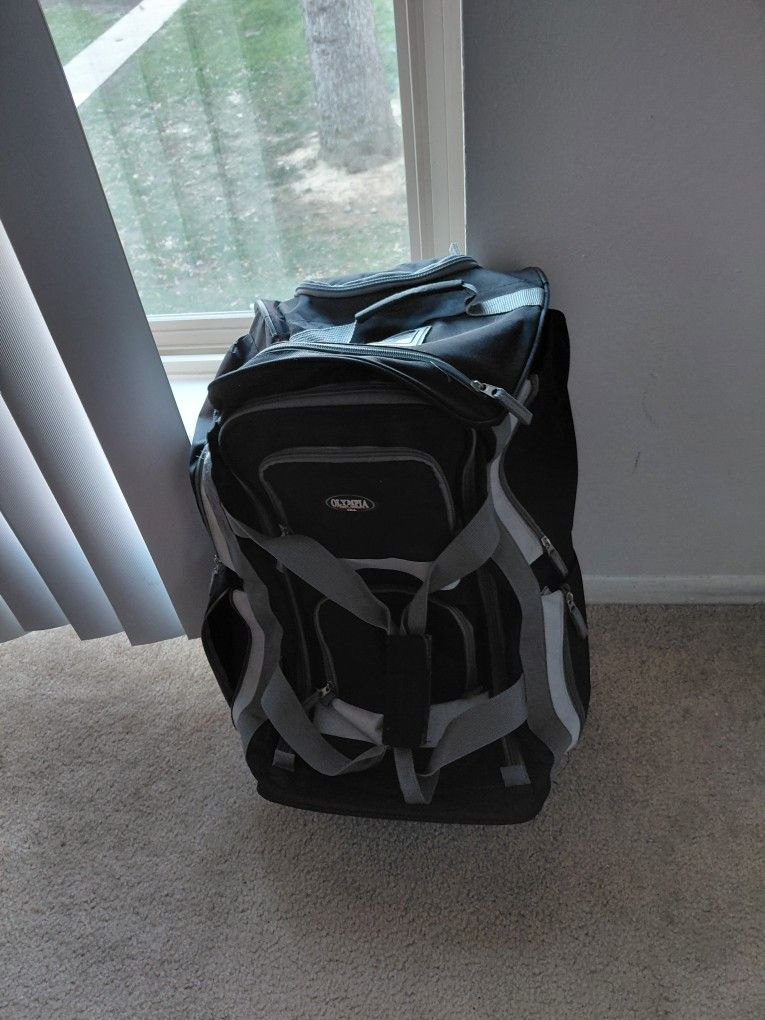 Olympia Equipment Bag / On Wheels Duffle Bag NE Philly 19152