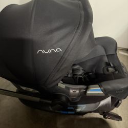 Nuna infant Car Seat And Base 