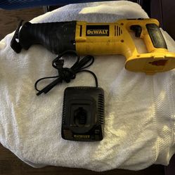 Dewalt 18 Volt Replicating Saw Charger No Battery 75