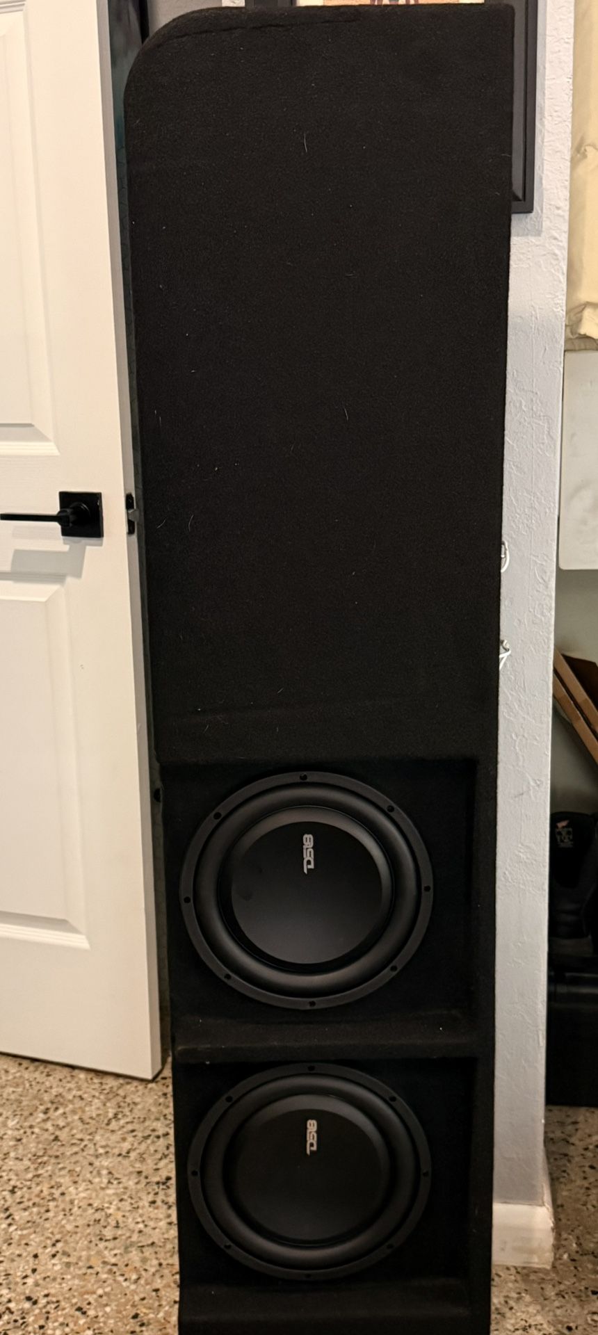 Skar Audio dual 10” Ported Subwoofer Enclosure with Dual DS18 Subs Brand New