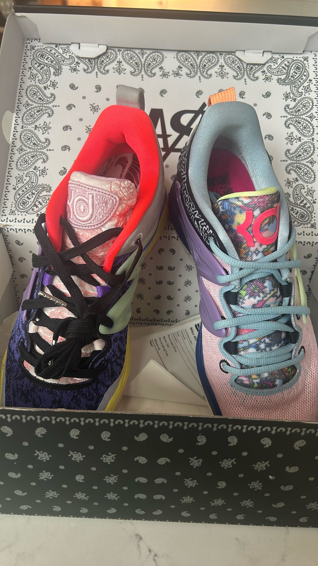 Nike KD15 NRG BRAND NEW unisex Basketball Size 9.5 Men’s 11 Womens