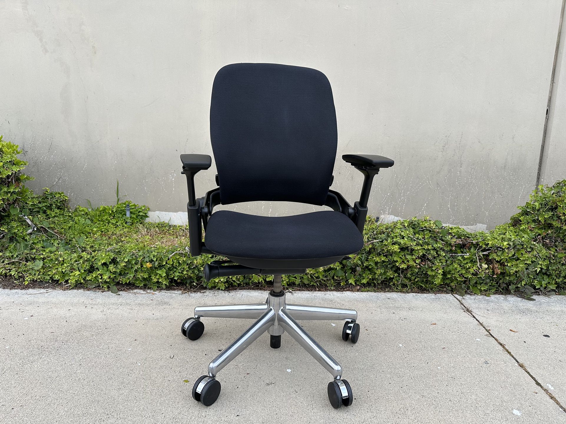 2 Steelcase Leap V2 Chairs Leather And Fabric 