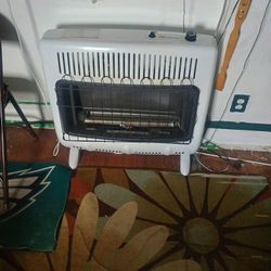 Propane Heater 30,000 BTU (Mr.Heater) Works Great 