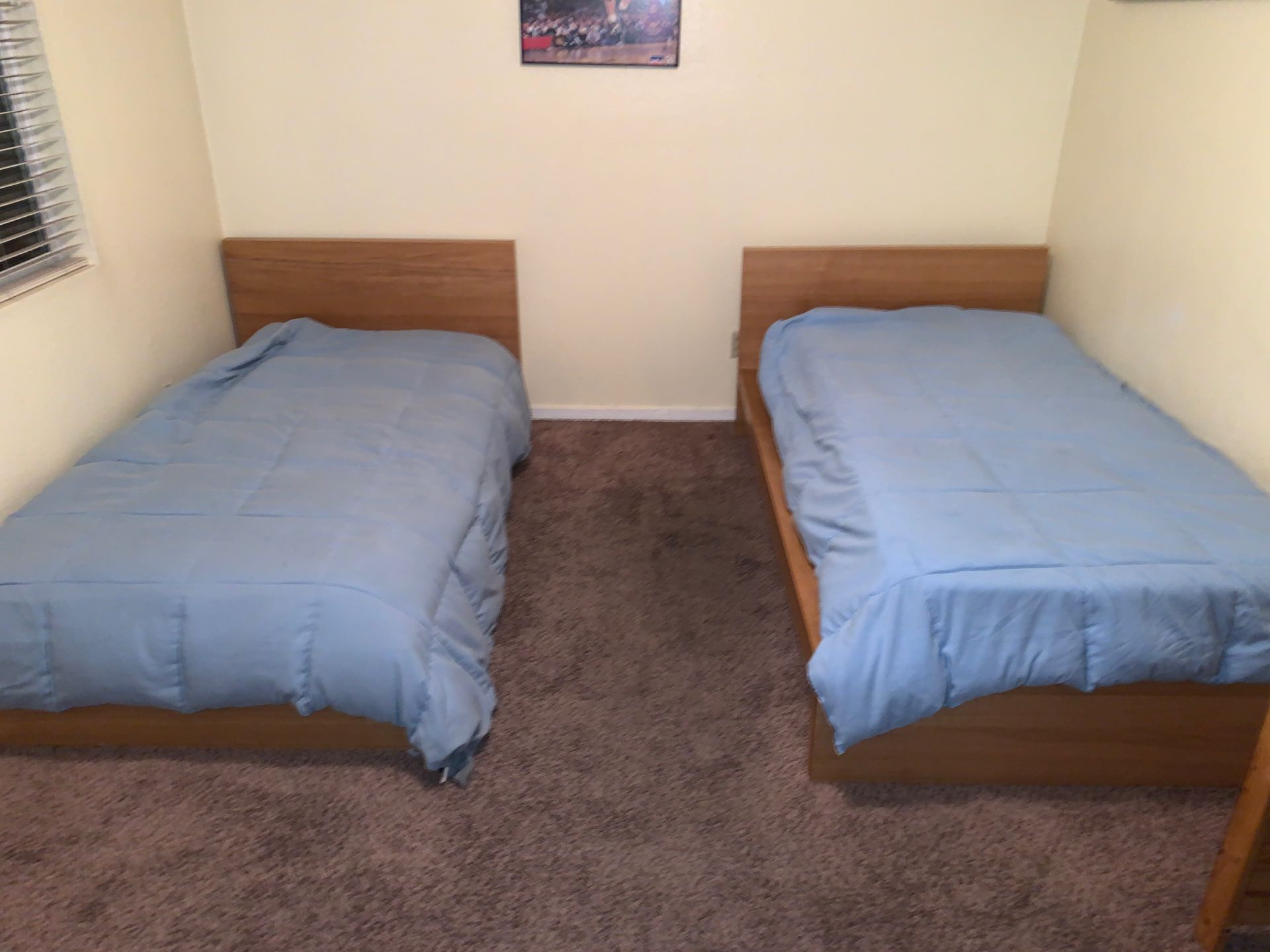 Twin BEDS