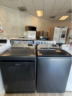 Brand new Maytag pet pro washer & 220 electric dryer set