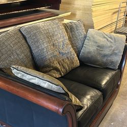 Couch And Love Seat Set 