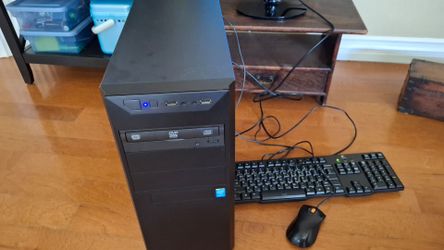 PC Desktop with 20" Samsung Monitor and Accessories