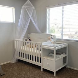 White Crib With Attached Changing Table