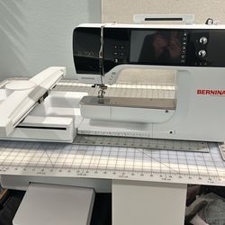 Bernina 790 Embroidery/Sewing Machine