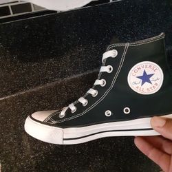 Converse womens 7 Good Condition 
