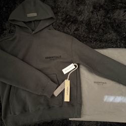 Essential Hoodie Pullover