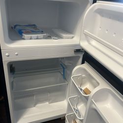 Insignia Mini Refrigerador 