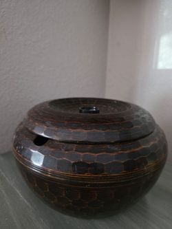 Vintage-style wooden rice holder