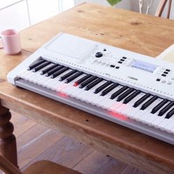 Yamaha EZ300  Light Weighted Keyboard