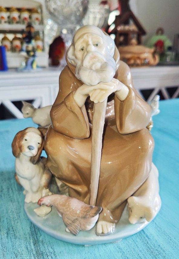 Lladro Retired Porcelain Figurine 8