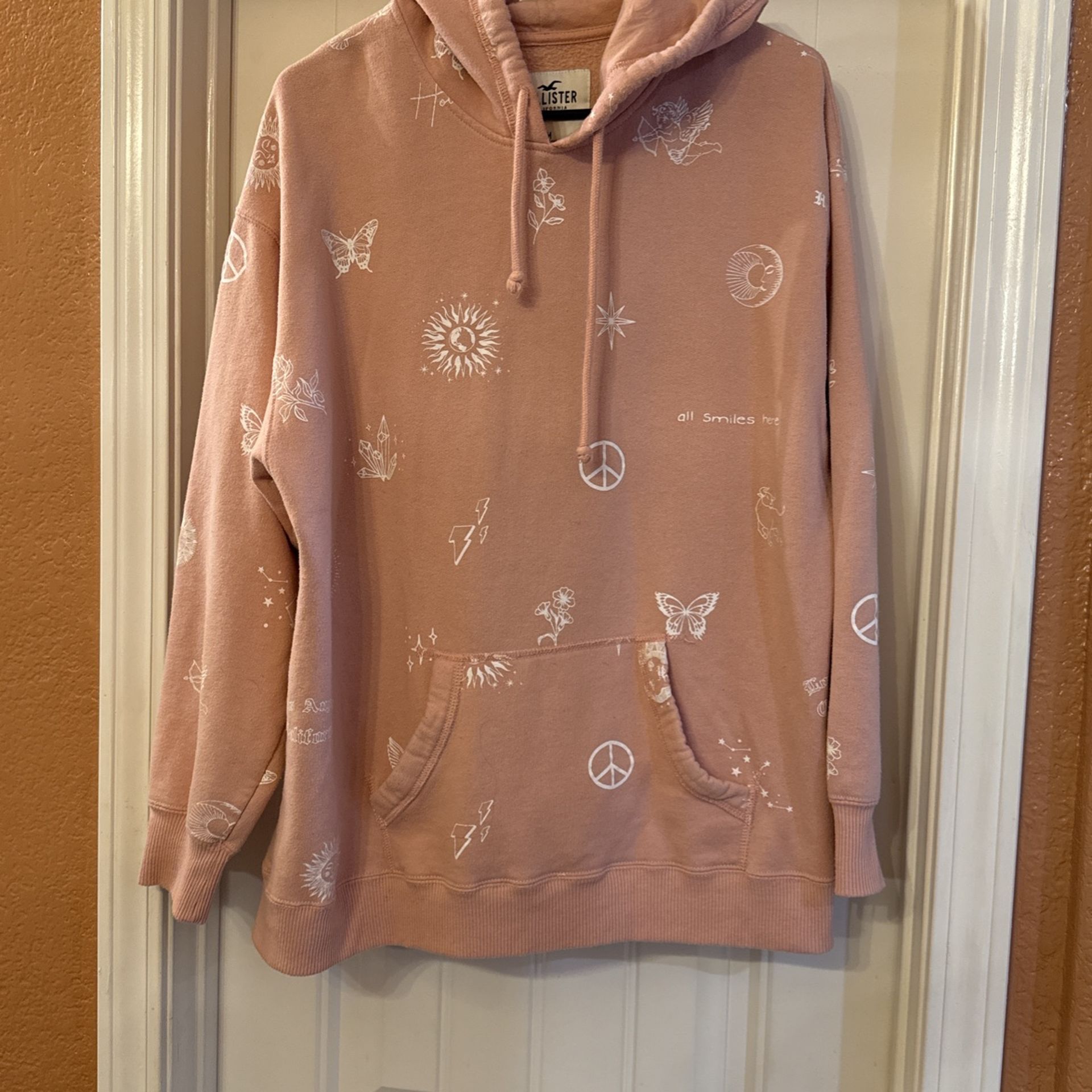Hollister Charlie D’Amelio Hoodie