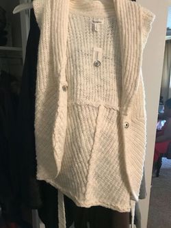 Sweater vest never worn brand new large