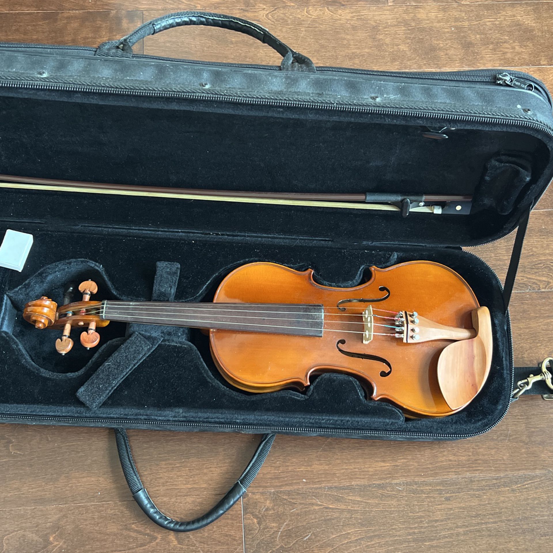 Violin With Case And Bow, Full Size 