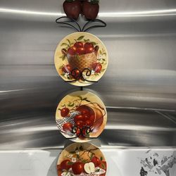 Vintage Home Interiors 3-Tier Apple Plate Rack & Ceramic Plate Set
