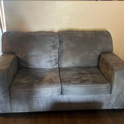 Loveseat and arm chair 